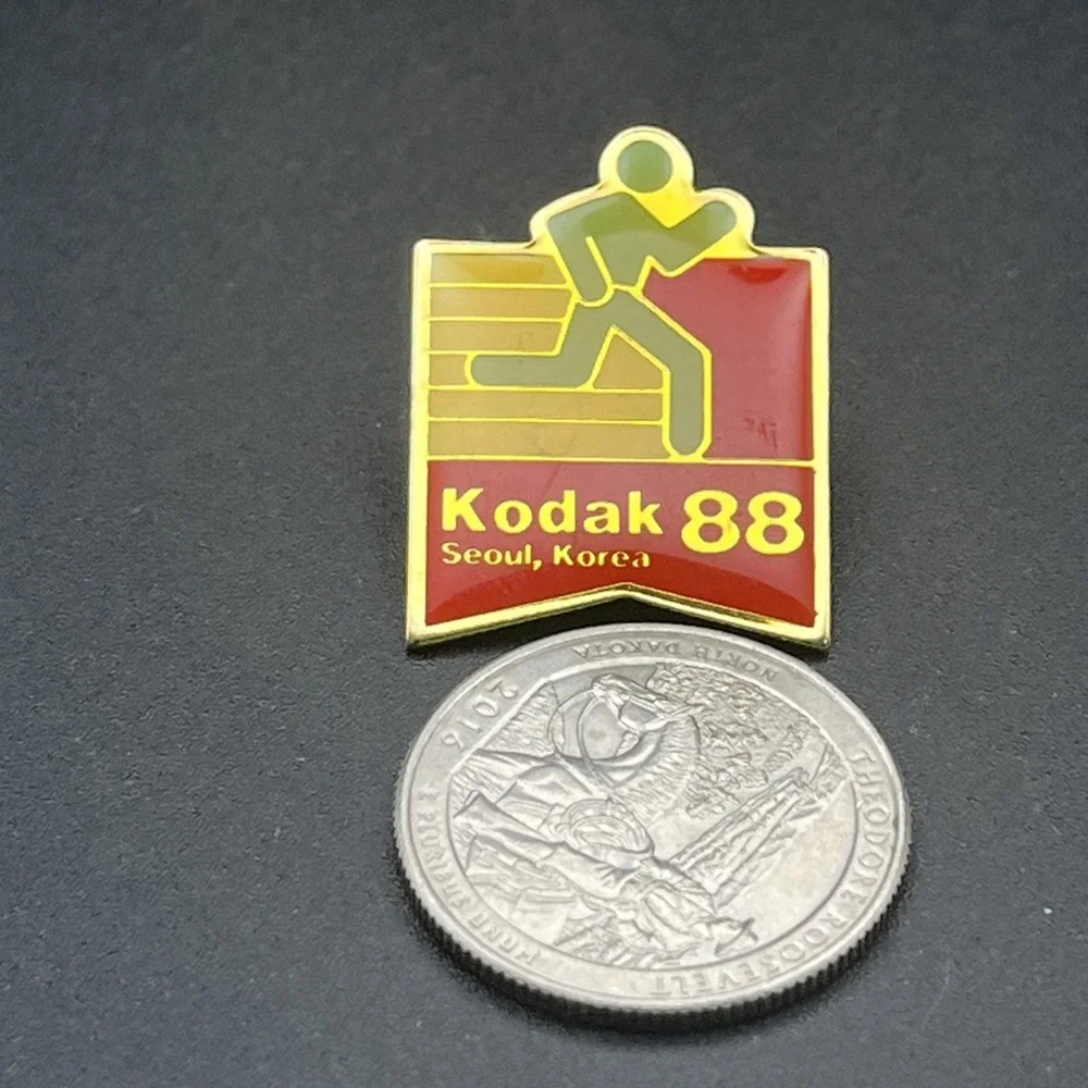 1988‎ Seoul Summer Olympics Kodak Cameras Lapel Hat Pin